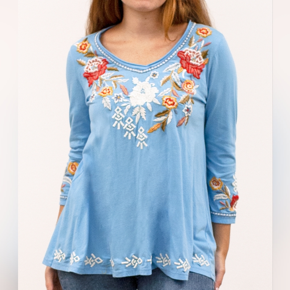 Caite Anthropologie Floral Embroidered Nicole Tee Shirt Size Small